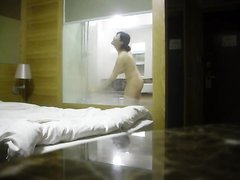Любительское подглядывание по скрытой камере за обнажённой азиаткой