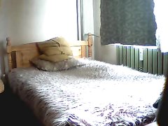 Болгарская жена не знала о скрытой камере, поэтому привела заезжего туриста для домашнего секса в свою спальню