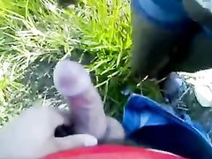 Горячая бразильянка сосёт пикаперу бесплатно, который трахает в киску и кончает внутрь
